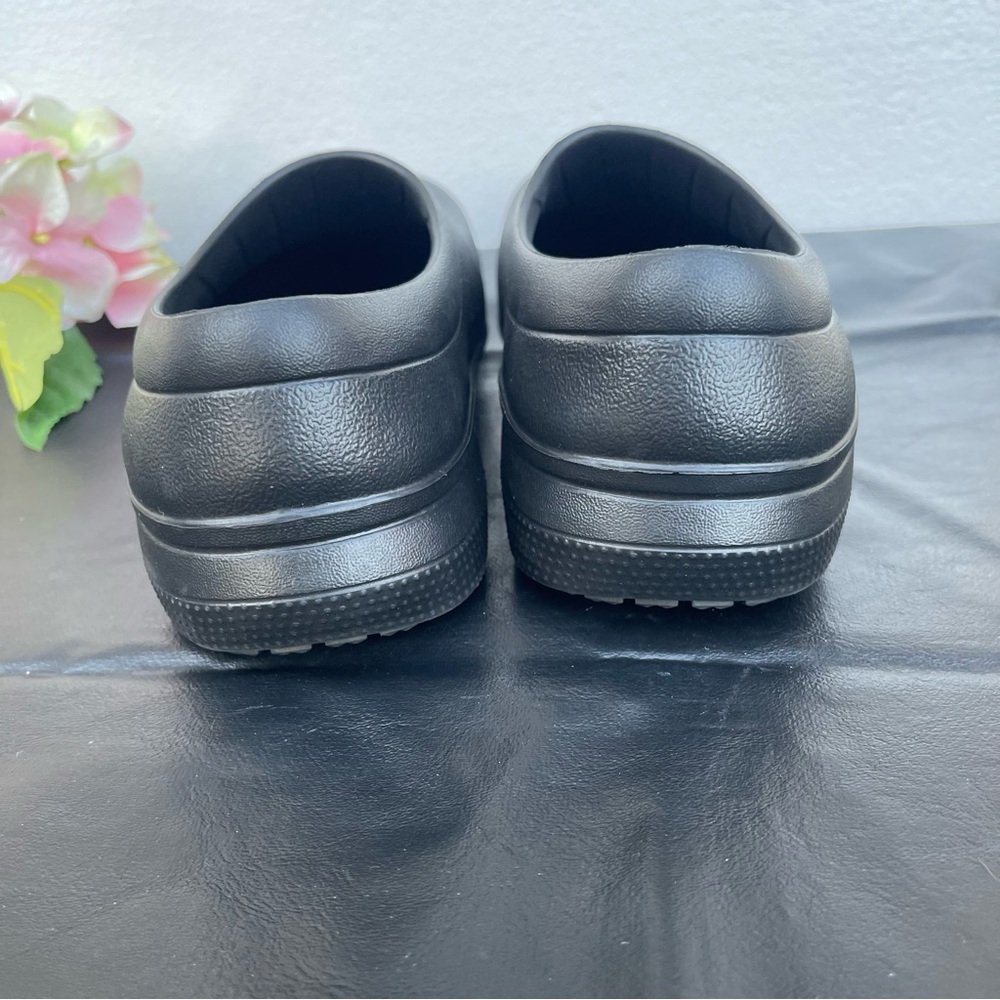 Crocs On The Clock Work Slip-On Size 7 Women - image 2